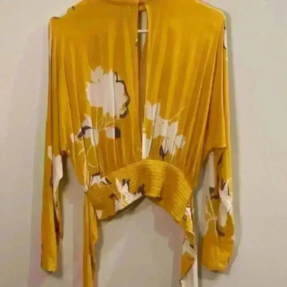 Free People Floral Yellow Mock Neck Top Size Small/Petite - Picture 6 of 9